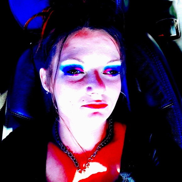 Meet your Posher, Brittany - Picture 1 of 2